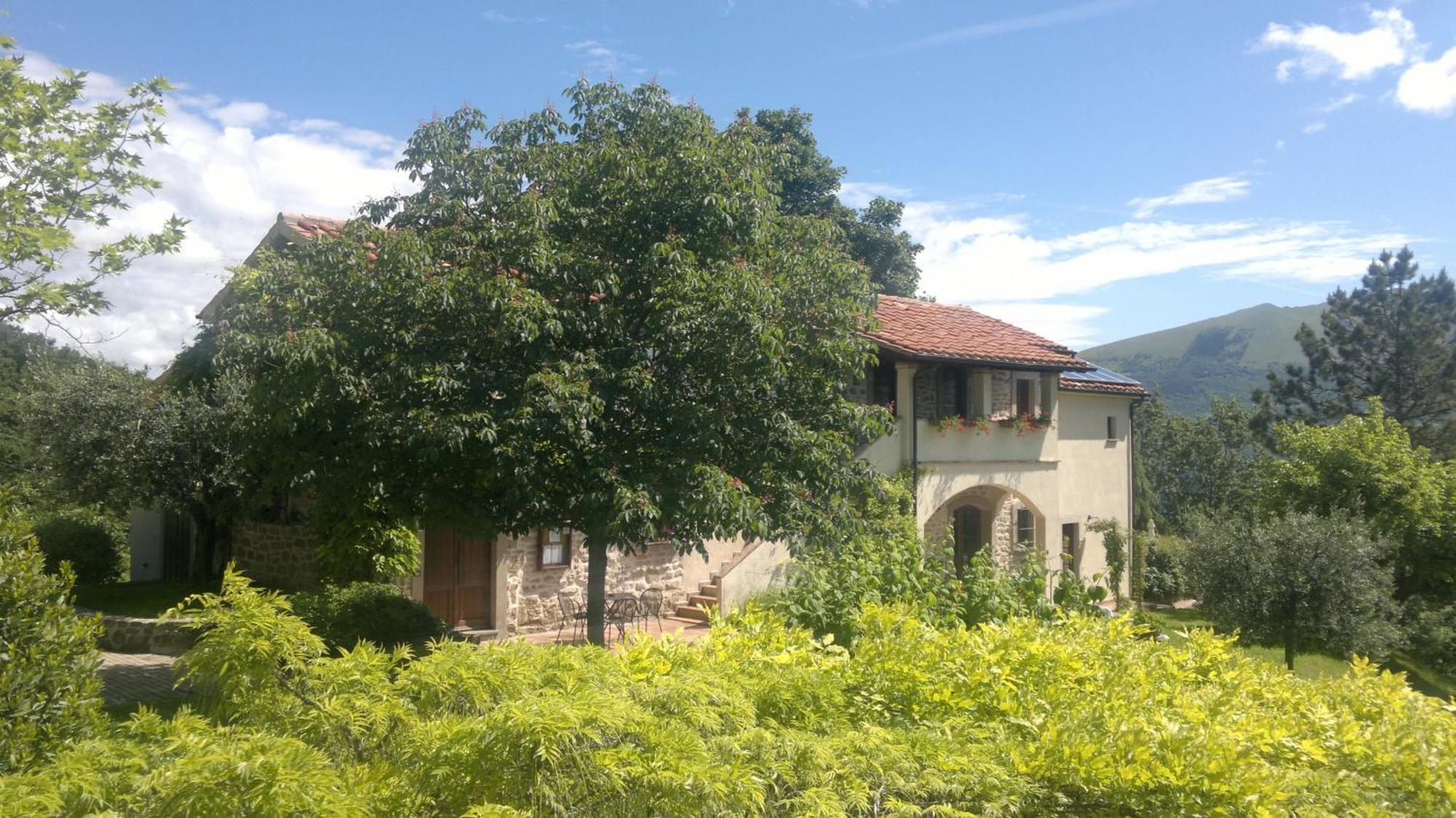 Casale Degli Ulivi Villa Gualdo Tadino Exterior foto