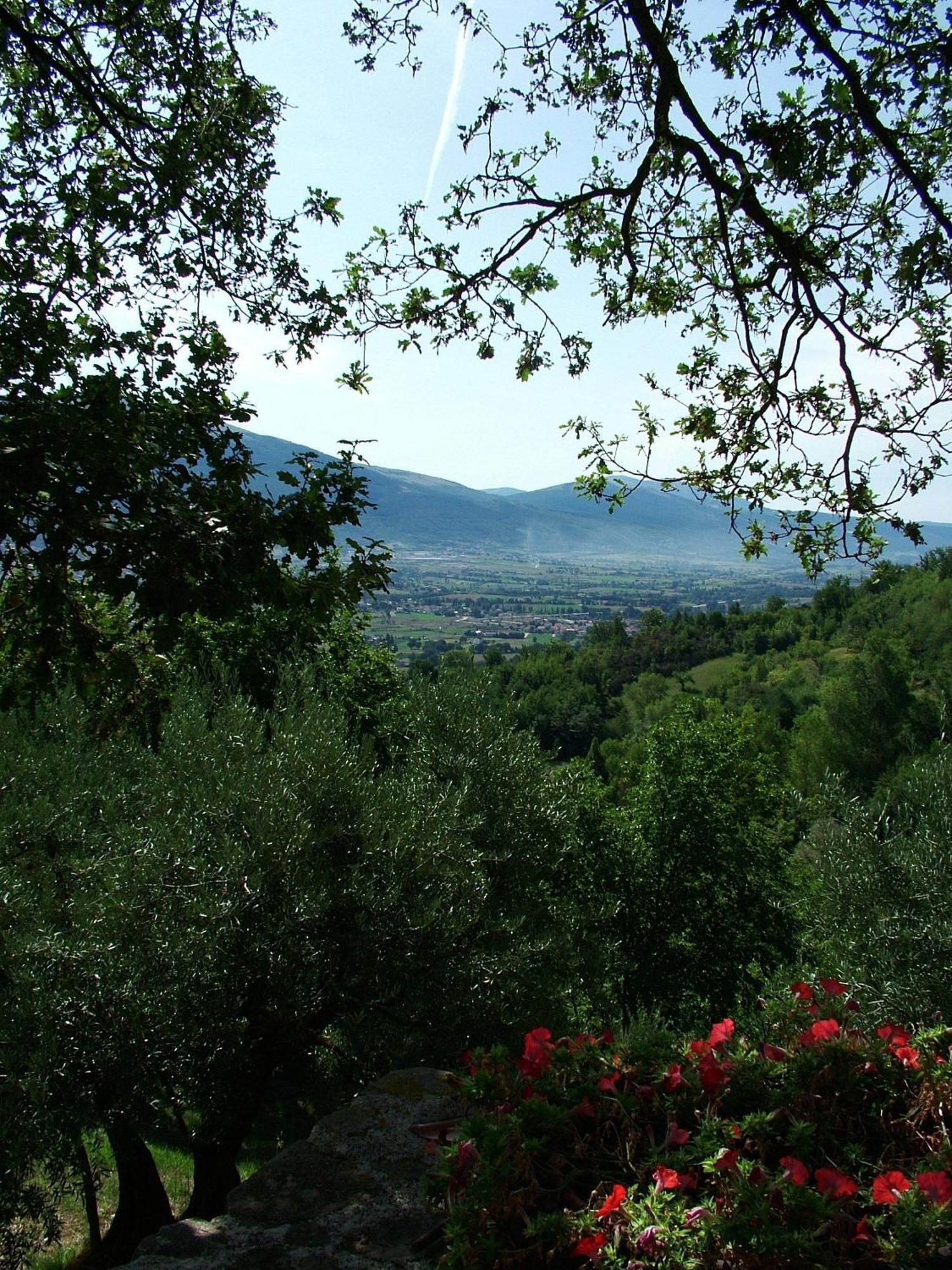 Casale Degli Ulivi Villa Gualdo Tadino Exterior foto